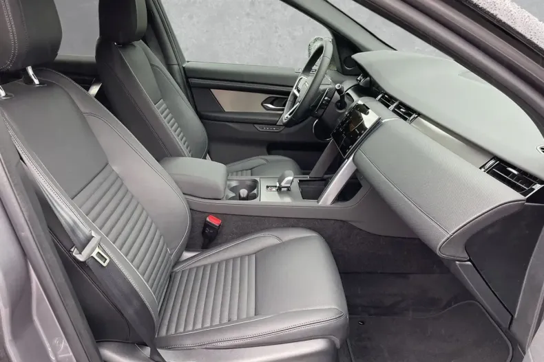 Land Rover Discovery Sport din 2024 cu 9.085 km - oferta LAN147423 - foto 3