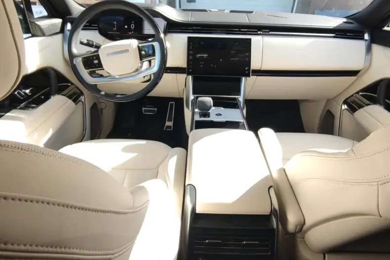 Land Rover Range Rover din 2025 cu 14.000 km - oferta LAN147428 - foto 10