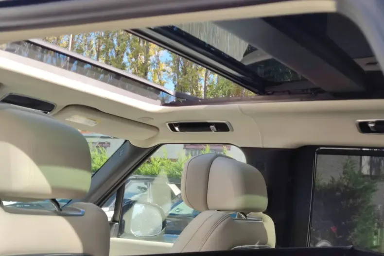 Land Rover Range Rover din 2025 cu 14.000 km - oferta LAN147428 - foto 14