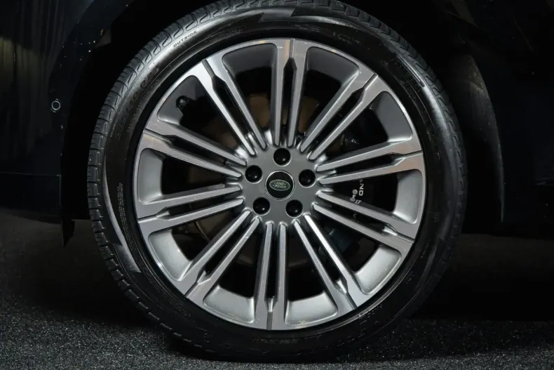 Land Rover Range Rover din 2023 cu 29.500 km - oferta LAN147430 - foto 6