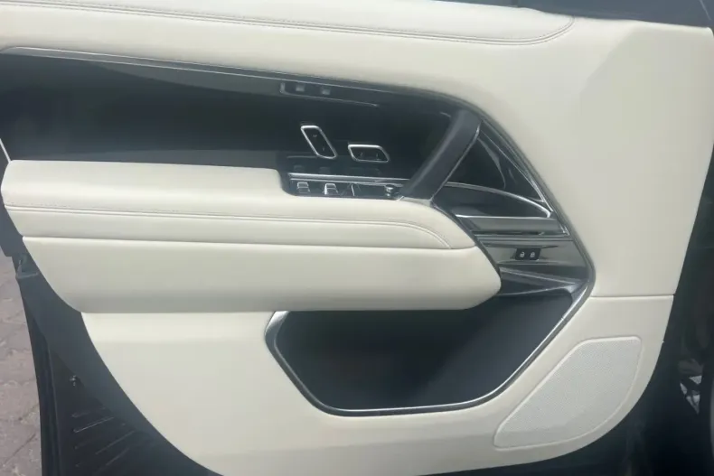 Land Rover Range Rover din 2023 cu 28.055 km - oferta LAN147433 - foto 11