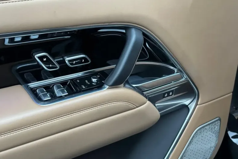 Land Rover Range Rover din 2023 cu 60.000 km - oferta LAN147437 - foto 10