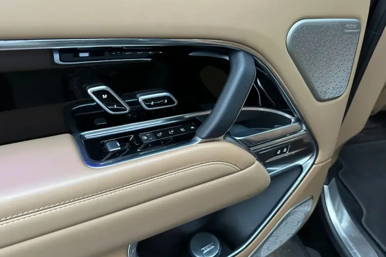 Land Rover Range Rover din 2023 cu 60.000 km - oferta LAN147437 - foto 18