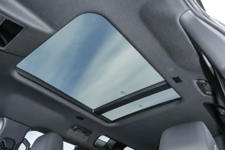 Land Rover Defender din 2025 cu 28.000 km - oferta LAN147443 - foto 12