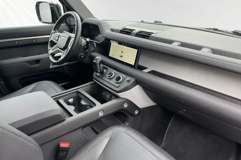 Land Rover Defender din 2023 cu 15.500 km - oferta LAN147444 - foto 9