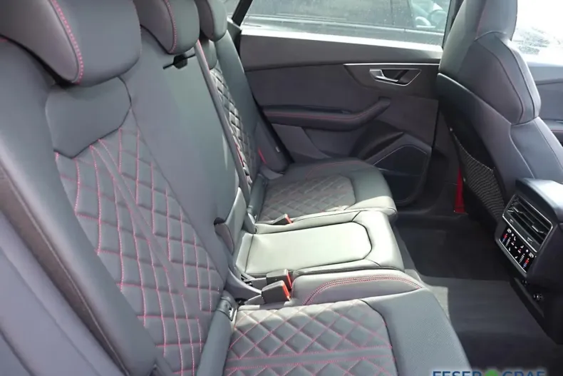 Audi Q8 din 2024 cu 17.900 km - oferta AUD147449 - foto 6