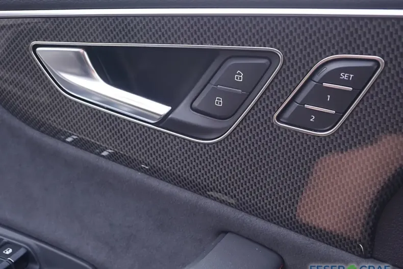 Audi Q8 din 2024 cu 17.900 km - oferta AUD147449 - foto 13