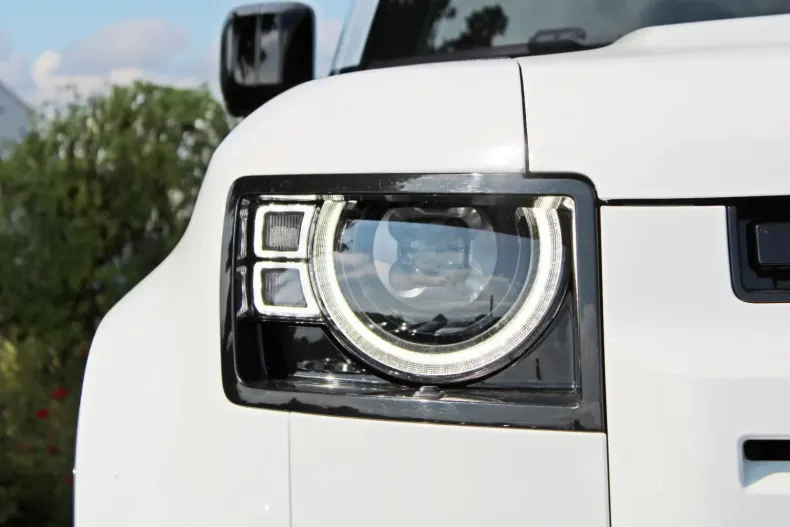 Land Rover Defender din 2023 cu 21.490 km - oferta LAN147450 - foto 4