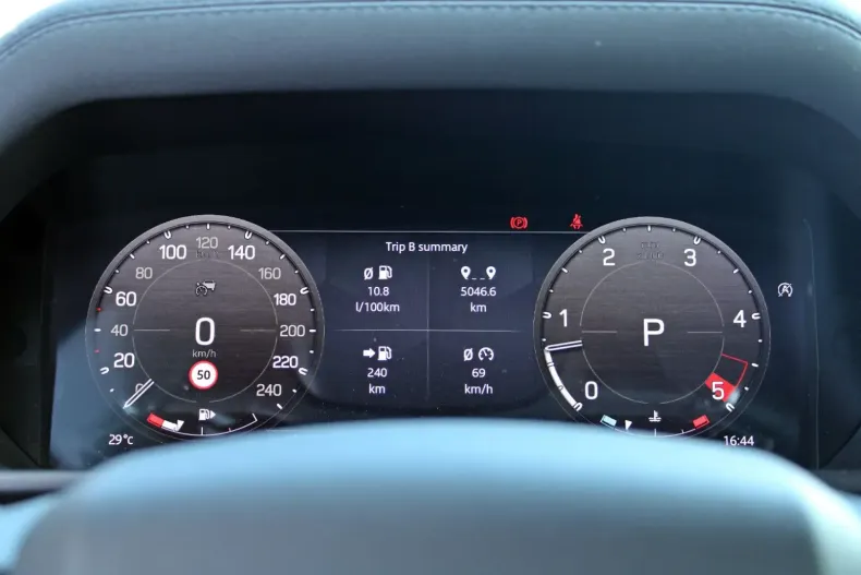 Land Rover Defender din 2023 cu 21.490 km - oferta LAN147450 - foto 18