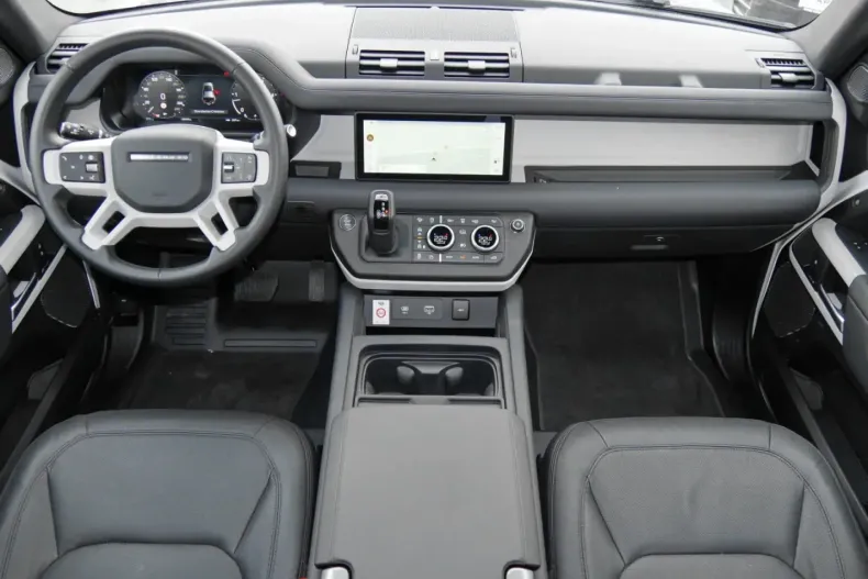 Land Rover Defender din 2023 cu 20.938 km - oferta LAN147452 - foto 4