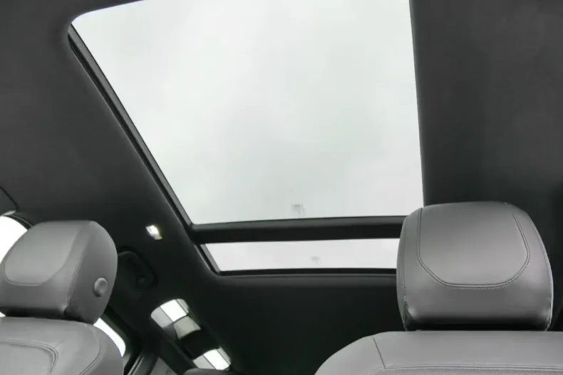 Land Rover Defender din 2023 cu 20.938 km - oferta LAN147452 - foto 13