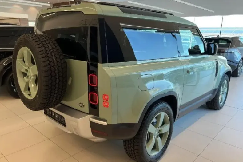 Land Rover Defender din 2023 cu 11.500 km - oferta LAN147454 - foto 2