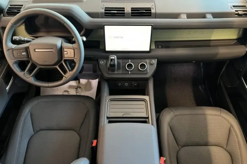Land Rover Defender din 2023 cu 11.500 km - oferta LAN147454 - foto 4