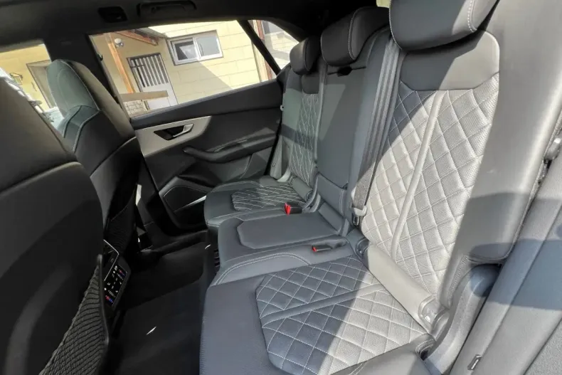 Audi Q8 din 2024 cu 22.902 km - oferta AUD147456 - foto 25