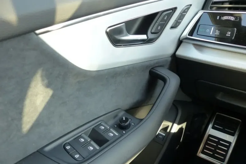 Audi Q8 din 2024 cu 29.090 km - oferta AUD147458 - foto 12