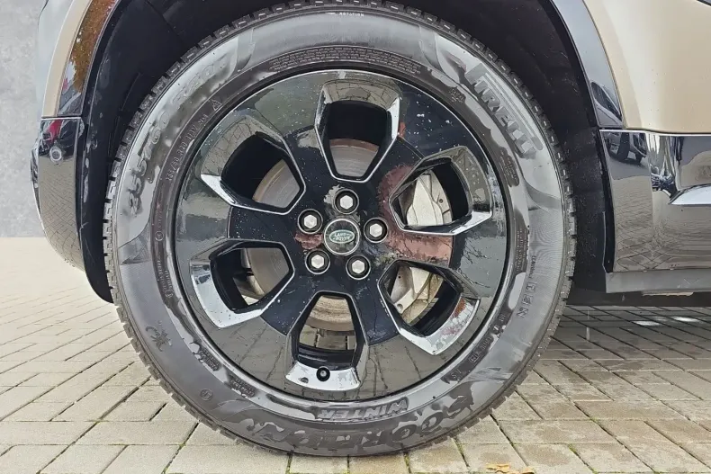 Land Rover Defender din 2023 cu 38.600 km - oferta LAN147459 - foto 10