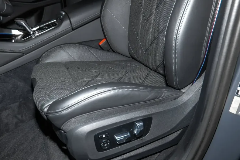 BMW XM din 2024 cu 5.593 km - oferta BMW147481 - foto 20