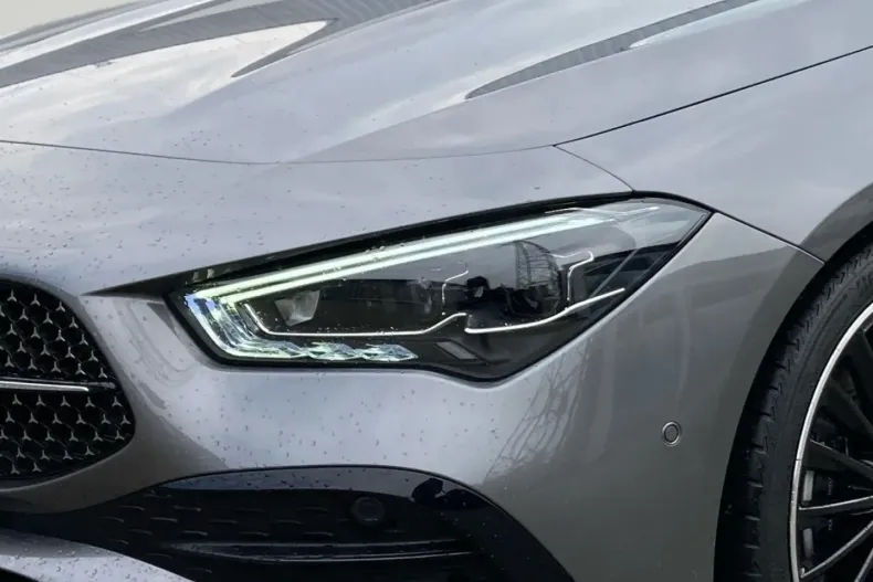 Mercedes-Benz CLA 220 din 2024 cu 11.248 km - oferta MER147511 - foto 5