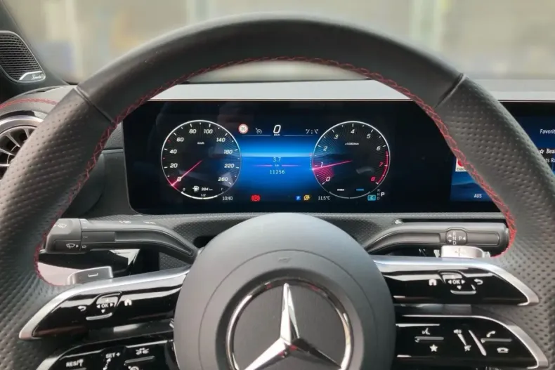 Mercedes-Benz CLA 220 din 2024 cu 11.248 km - oferta MER147511 - foto 8