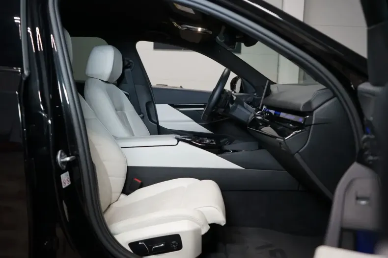 BMW 520 din 2024 cu 38.637 km - oferta BMW147518 - foto 21