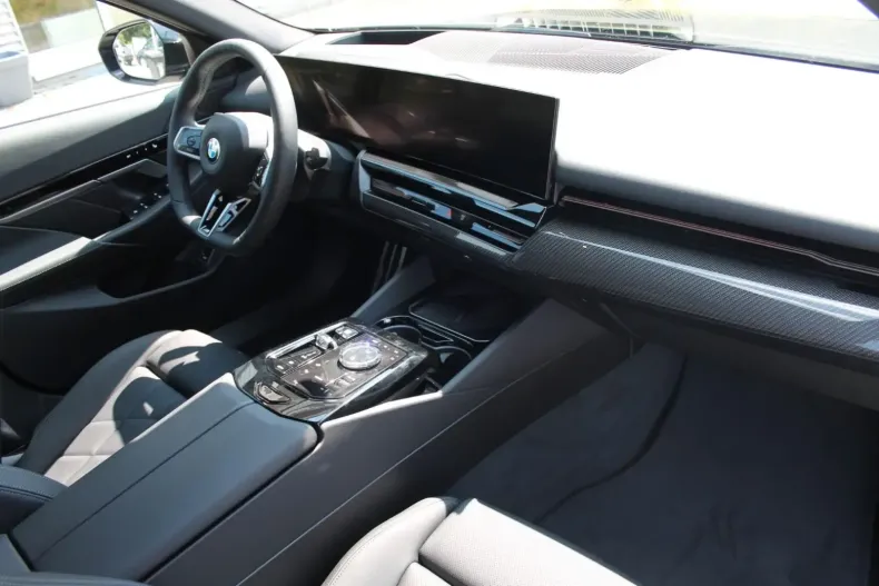 BMW 520 din 2024 cu 11.700 km - oferta BMW147522 - foto 9