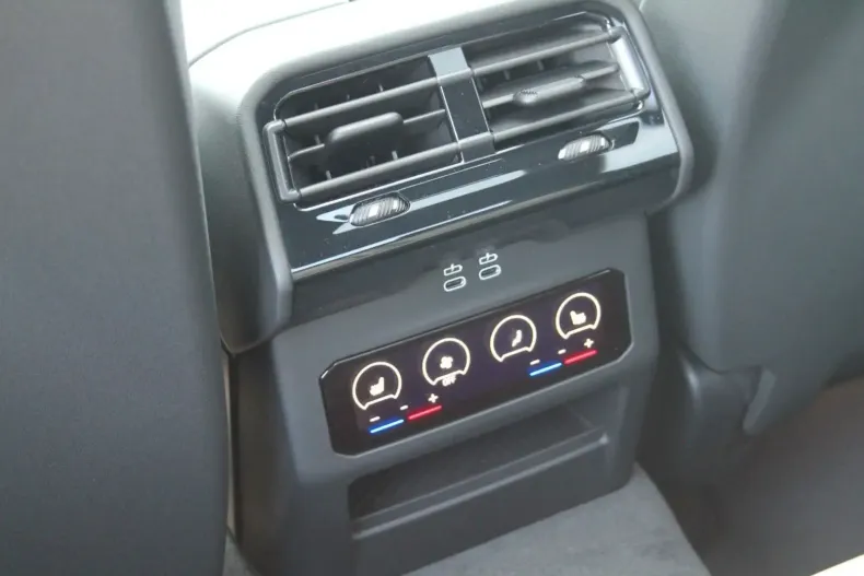 BMW 520 din 2024 cu 11.700 km - oferta BMW147522 - foto 14