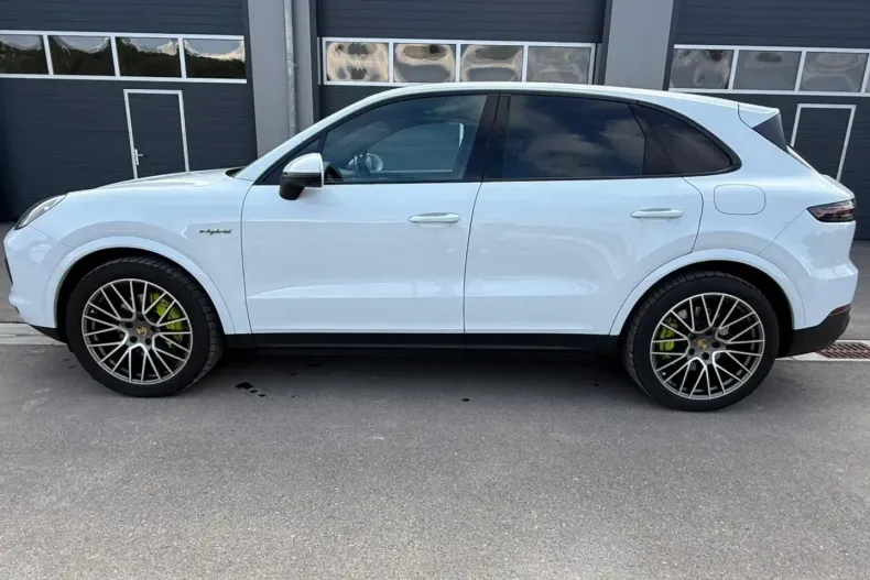 Porsche Cayenne din 2023 cu 68.000 km - oferta POR147526 - foto 2
