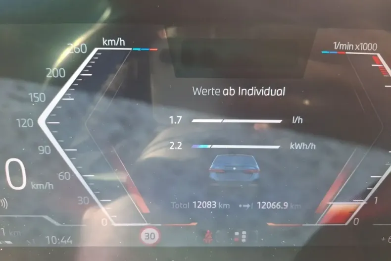 BMW 550 din 2024 cu 12.081 km - oferta BMW147527 - foto 9