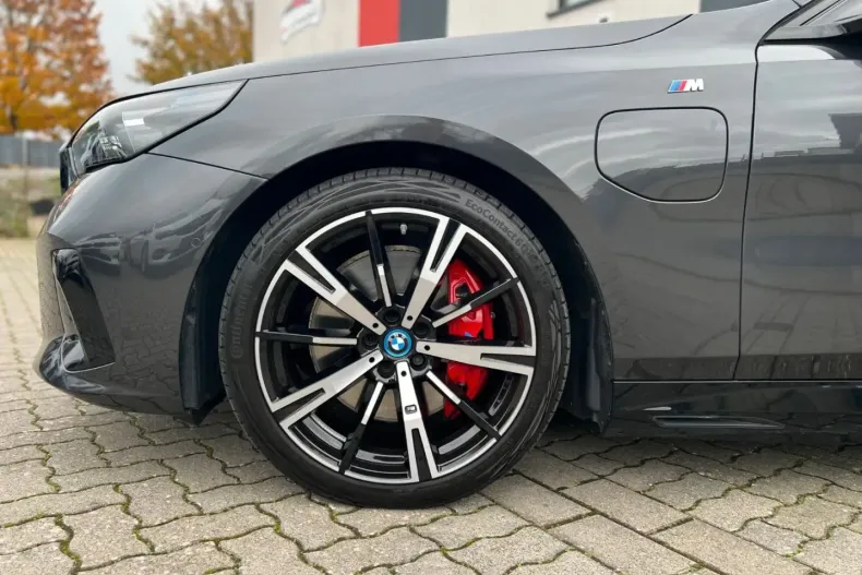 BMW 550 din 2024 cu 37.920 km - oferta BMW147528 - foto 2