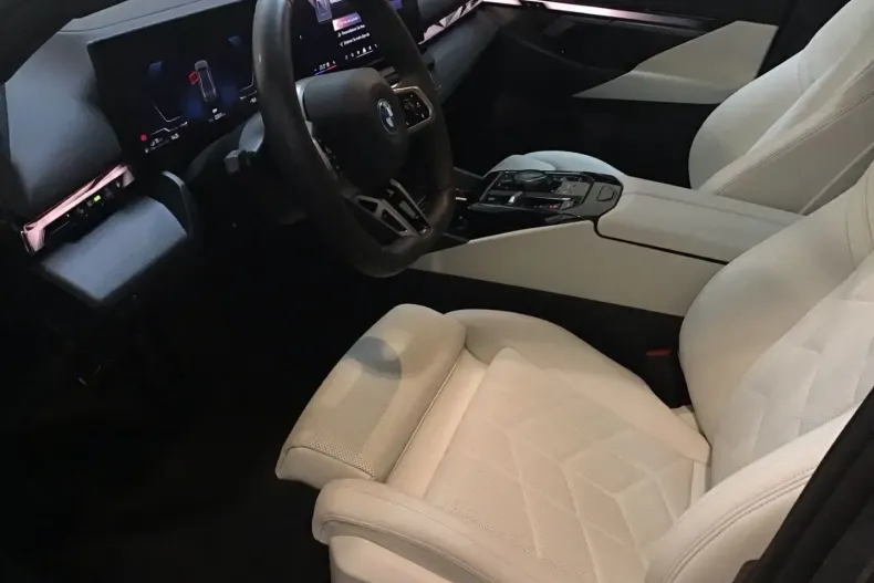 BMW 550 din 2025 cu 22.311 km - oferta BMW147529 - foto 7