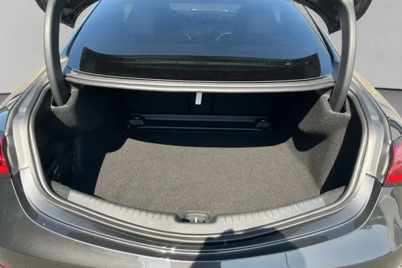 Mercedes-Benz CLE 200 din 2024 cu 8.185 km - oferta MER147532 - foto 5