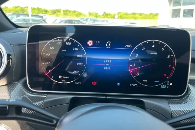 Mercedes-Benz CLE 200 din 2024 cu 8.185 km - oferta MER147532 - foto 21