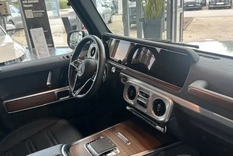 Mercedes-Benz G 450 din 2025 cu 9.600 km - oferta MER147533 - foto 11