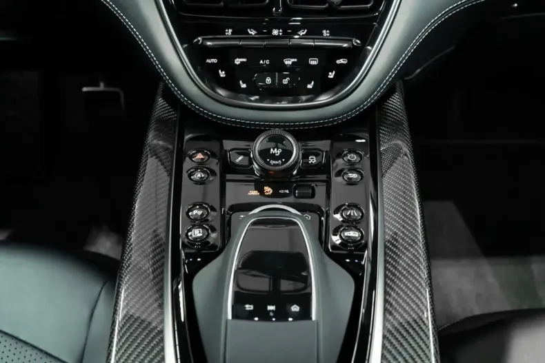 Aston Martin DBX din 2024 cu 10.350 km - oferta AST147545 - foto 21