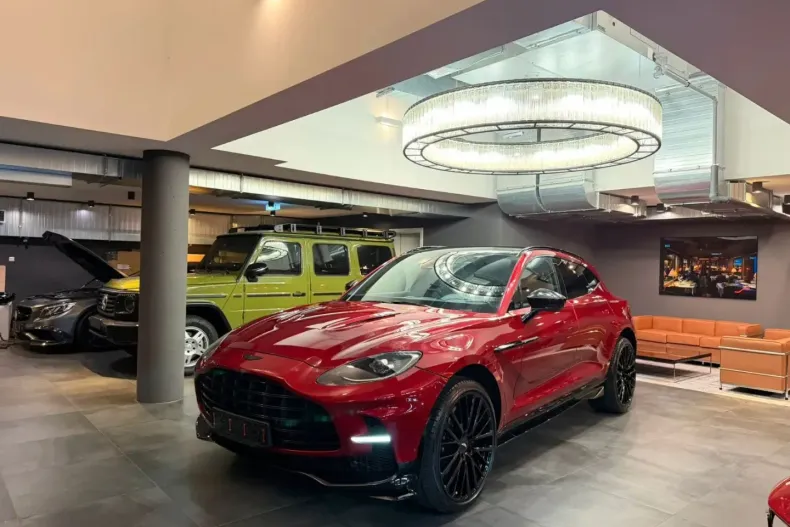 Aston Martin DBX din 2023 cu 15.000 km - oferta AST147549 - foto 1