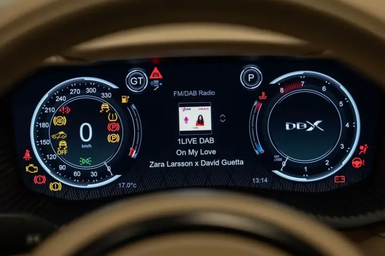 Aston Martin DBX din 2024 cu 9.200 km - oferta AST147554 - foto 6