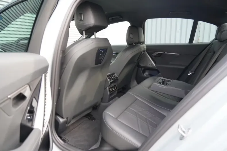 BMW 520 din 2025 cu 31.900 km - oferta BMW147566 - foto 15