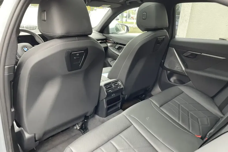 BMW 520 din 2024 cu 24.329 km - oferta BMW147572 - foto 26