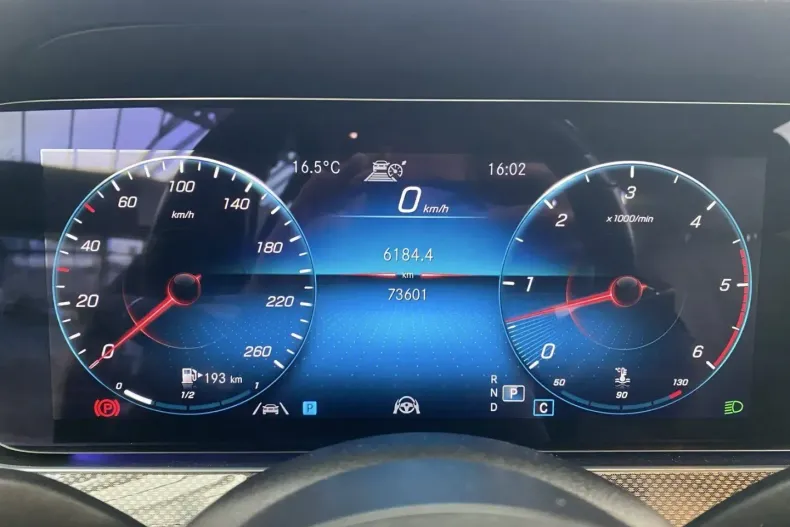 Mercedes-Benz E 400 din 2022 cu 73.600 km - oferta MER147578 - foto 13