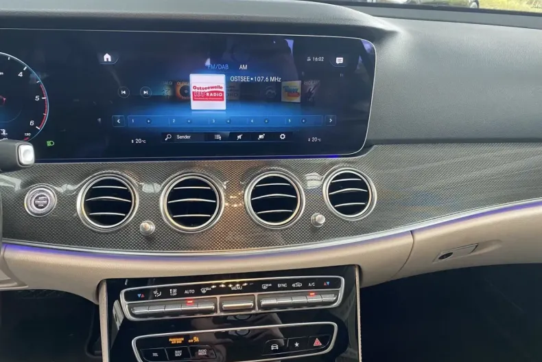 Mercedes-Benz E 400 din 2022 cu 73.600 km - oferta MER147578 - foto 14