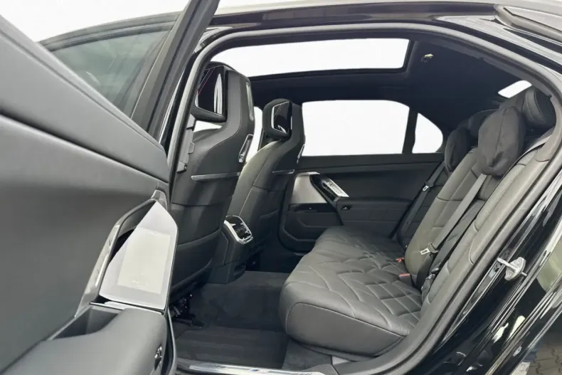 BMW 740 din 2024 cu 26.368 km - oferta BMW147626 - foto 5