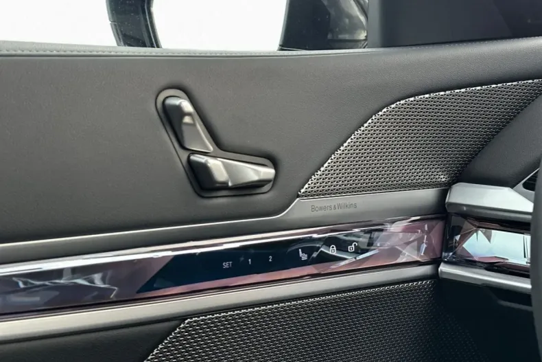 BMW 740 din 2024 cu 26.368 km - oferta BMW147626 - foto 12