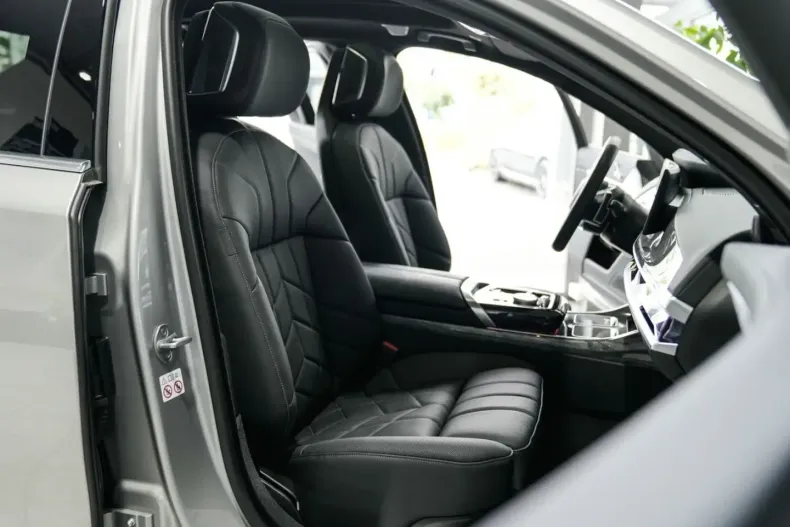 BMW 740 din 2024 cu 17.800 km - oferta BMW147627 - foto 30