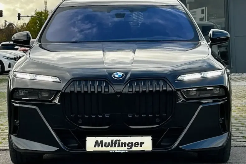 BMW 740 din 2024 cu 12.359 km - oferta BMW147629 - foto 3