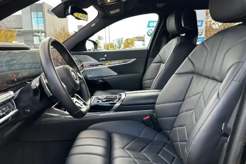 BMW 740 din 2024 cu 12.359 km - oferta BMW147629 - foto 8