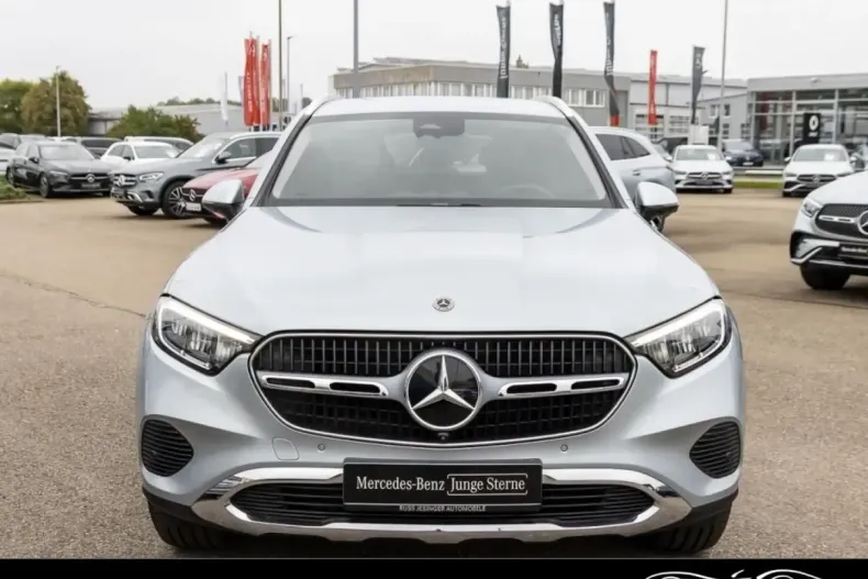 Mercedes-Benz GLC 220 din 2024 cu 12.400 km - oferta MER147664 - foto 1