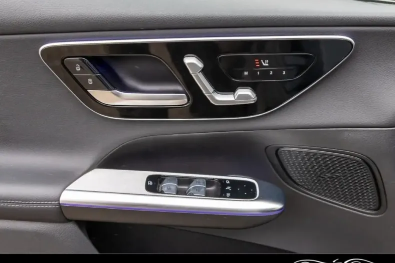 Mercedes-Benz GLC 220 din 2024 cu 12.400 km - oferta MER147664 - foto 12