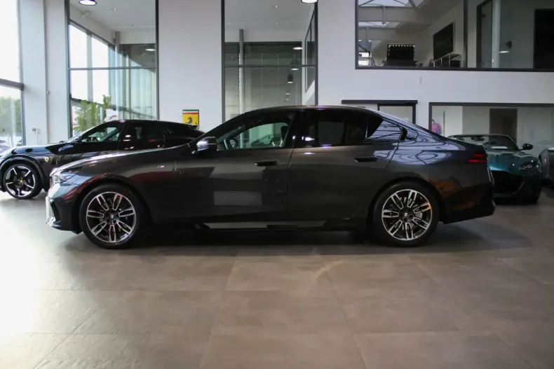 BMW 520 din 2024 cu 28.500 km - oferta BMW147684 - foto 4