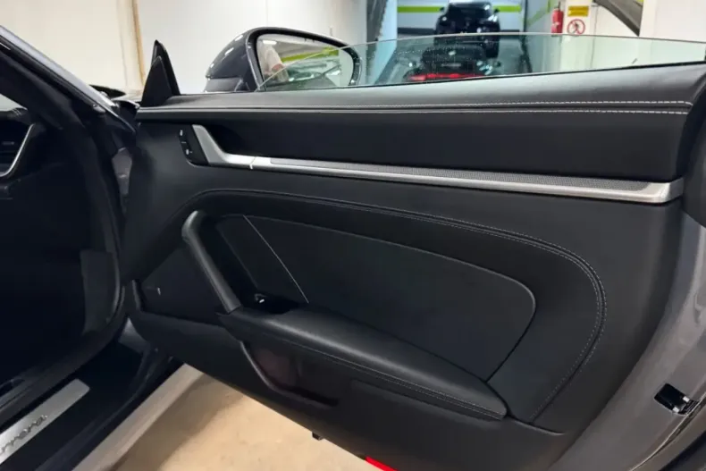 Porsche 992 din 2024 cu 9.800 km - oferta POR147701 - foto 37