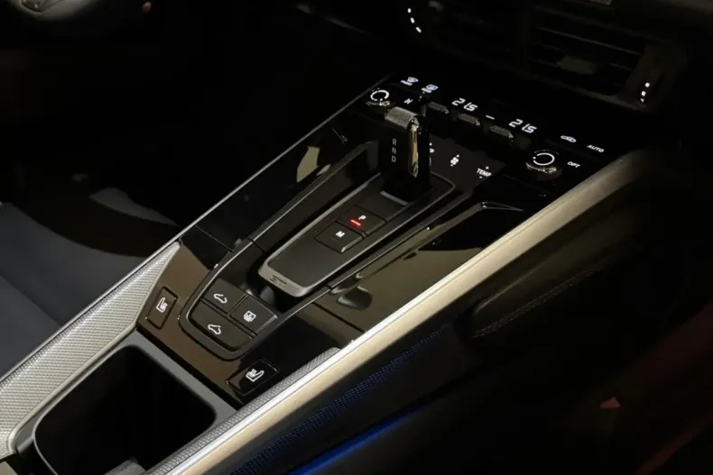 Porsche 992 din 2024 cu 9.800 km - oferta POR147701 - foto 41